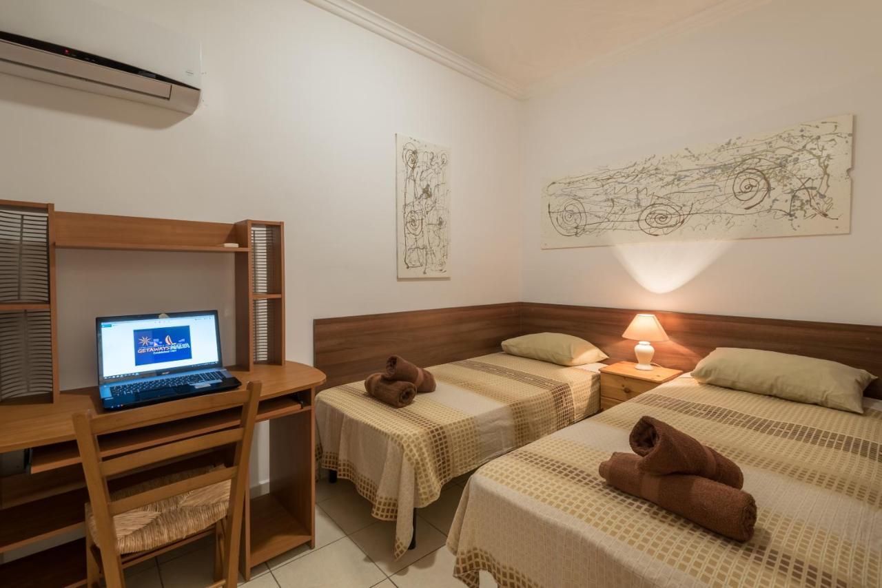 Spinola Bay Top Floor Seafront 3 Bedroom Apartment With Panoramic Sea Views - By Getawaysmalta Saint Julian's Εξωτερικό φωτογραφία